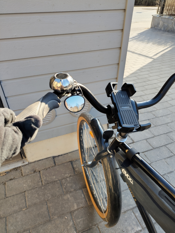 /img/biking/handlebar-mirror.jpg